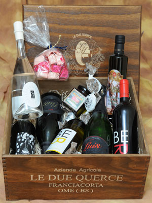 <i>Cesto regalo in legno</i>